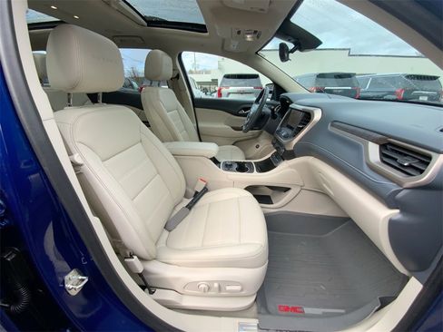 Used 2023 GMC Acadia Denali w/ Denali Technology Package image 29
