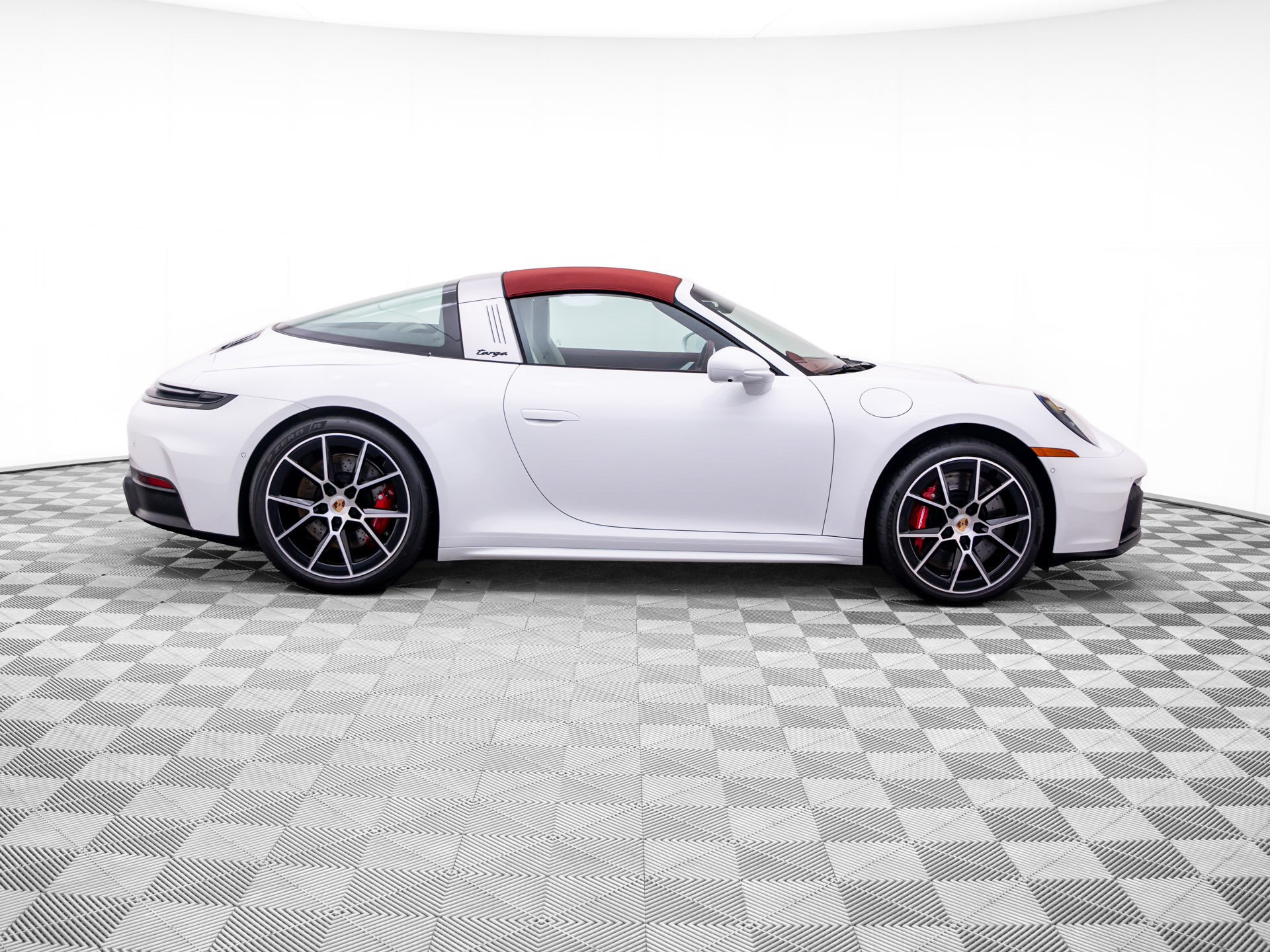 Certified 2026 Porsche 911 Targa 4 GTS AWD/4WD image 7
