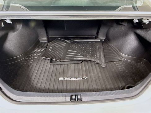 Certified 2022 Toyota Camry SE image 28