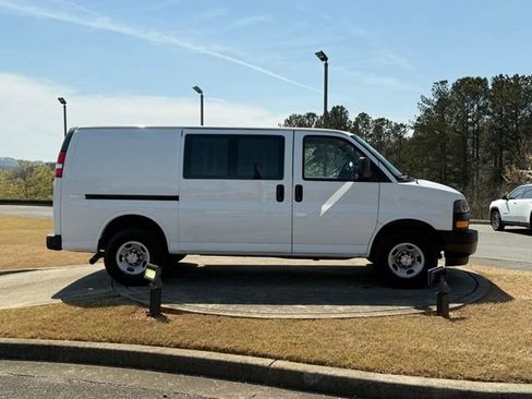Used 2021 Chevrolet Express 2500 w/ Driver Convenience Package image 8