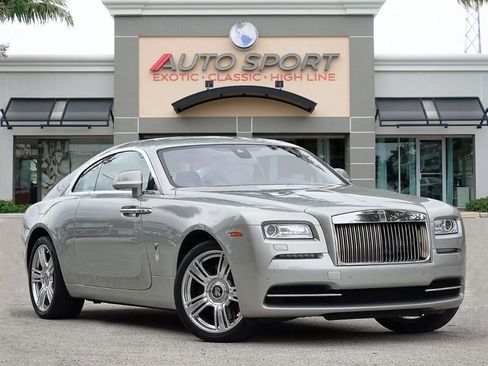 Used 2016 Rolls-Royce Wraith RWD image 3