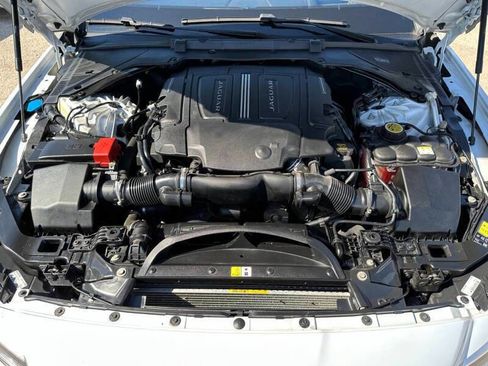 Used 2016 Jaguar XF R-Sport image 27