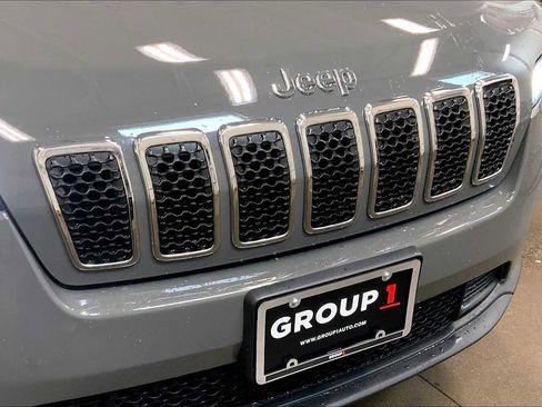 Used 2019 Jeep Cherokee Latitude Plus w/ Cold Weather Group image 30