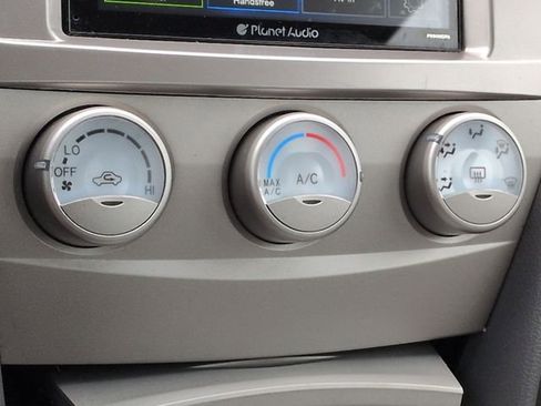 Used 2011 Toyota Camry image 18