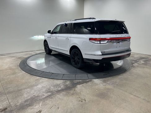 Certified 2024 Lincoln Navigator L Reserve image 8