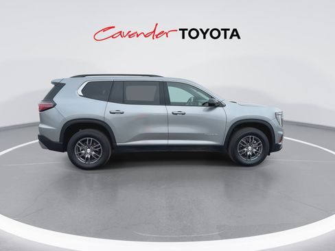 Used 2025 GMC Acadia Elevation image 9