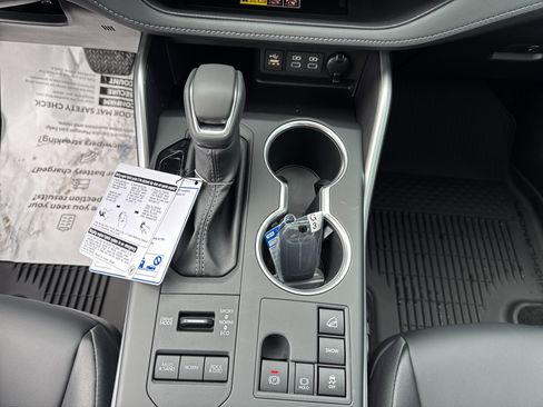 New 2026 Toyota Highlander XLE image 21