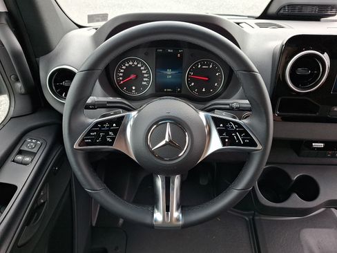 Used 2025 Mercedes-Benz Sprinter 2500 image 20