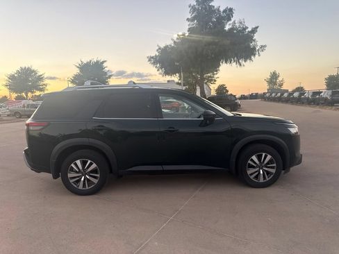 Certified 2023 Nissan Pathfinder SL AWD/4WD image 6