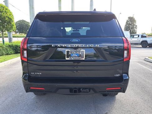 Certified 2025 Ford Expedition Active image 6