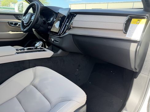 New 2026 Volvo XC90 T8 Plus w/ Protection Package AWD/4WD image 10