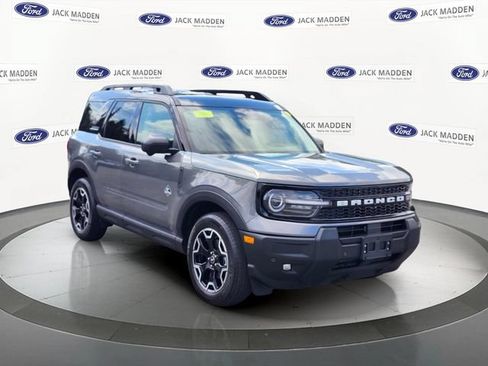 Certified 2025 Ford Bronco Sport Outer Banks w/ Outer Banks Tech Package+ AWD/4WD image 7