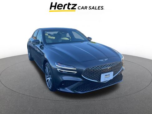 Used 2025 Genesis G70 2.5T image 1