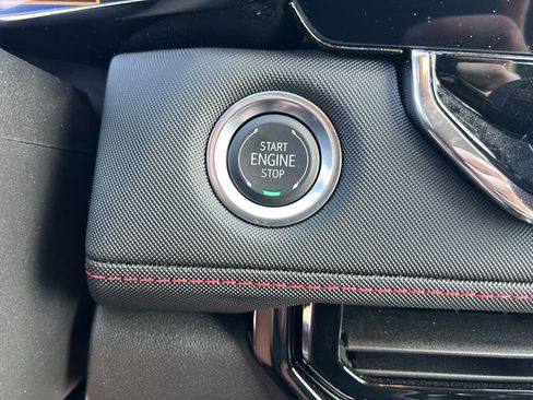 Used 2025 Chevrolet Colorado Z71 w/ Technology Package image 28