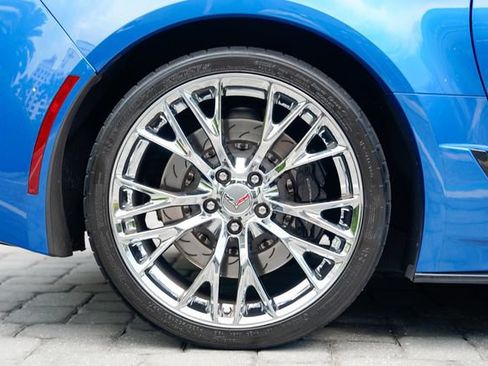Used 2016 Chevrolet Corvette Z06 w/ 3LZ Preferred Equipment Group RWD image 35