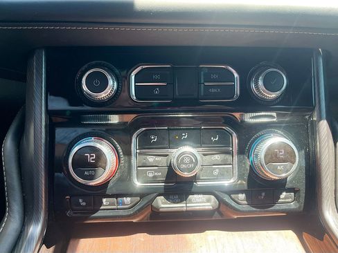 Used 2023 GMC Yukon Denali Ultimate AWD/4WD image 16