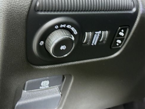 Used 2024 Jeep Wagoneer Base w/ Premium Group I image 21