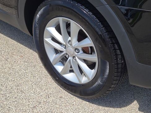 Used 2017 Kia Sorento LX w/ LX Convenience Package image 15