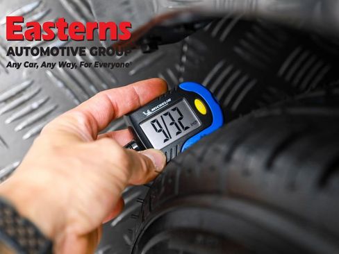 Used 2022 Toyota Prius Prime XLE image 28