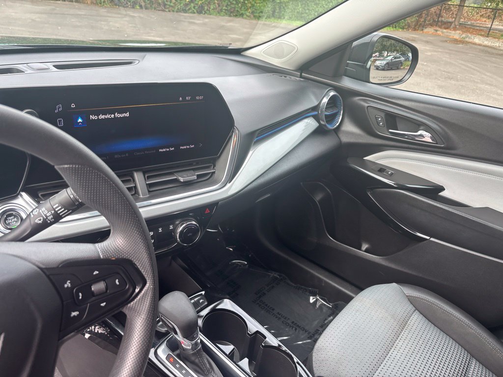 Used 2025 Chevrolet Trax LT FWD image 14