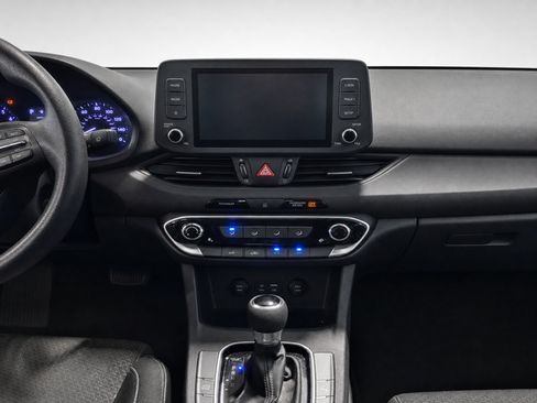 Used 2020 Hyundai Elantra GT FWD image 15