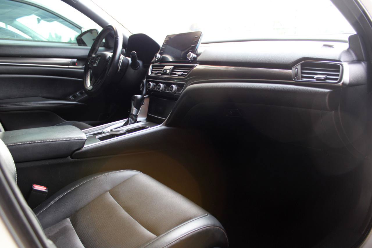 Used 2018 Honda Accord Sport image 16