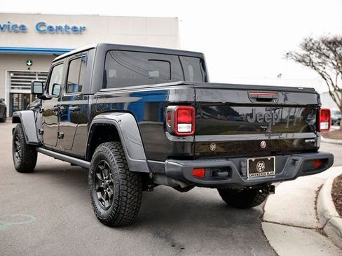 Used 2021 Jeep Gladiator Willys image 8