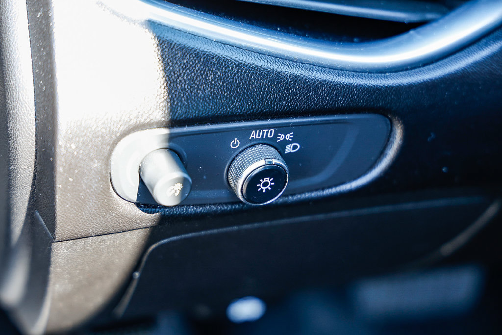 Used 2020 Chevrolet Malibu LT FWD image 43