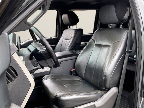 Used 2015 Ford F250 Lariat w/ Chrome Package image 19