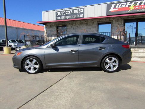 Used 2013 Acura ILX w/ Technology Package image 2