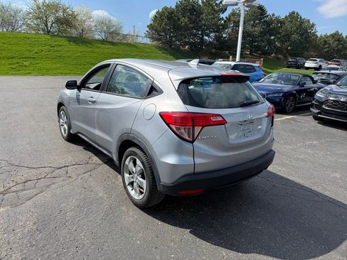 Used 2017 Honda HR-V LX image 2