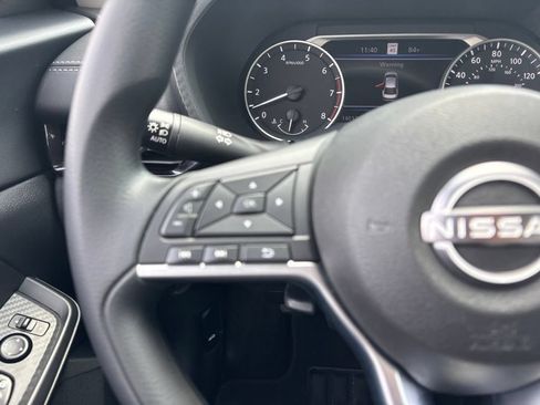 Used 2025 Nissan Sentra SV FWD image 17