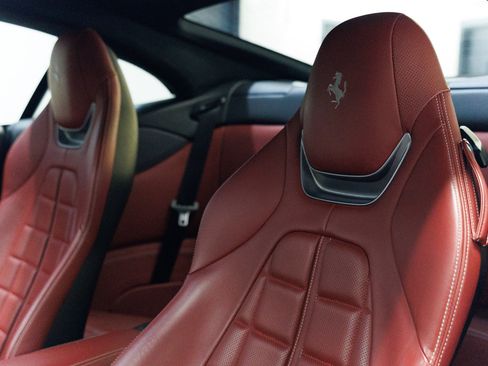 Used 2019 Ferrari Portofino RWD image 42