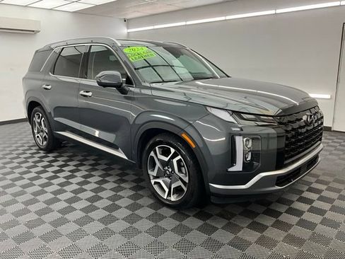 Used 2024 Hyundai Palisade SEL w/ Premium Package AWD/4WD image 3