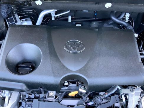 Used 2021 Toyota RAV4 XLE Premium FWD image 32