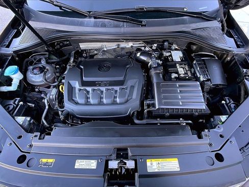 Used 2024 Volkswagen Tiguan SE image 10