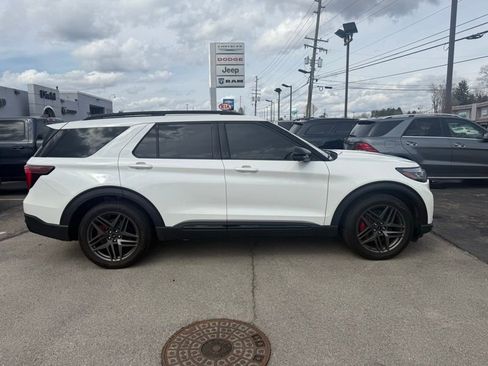 Used 2025 Ford Explorer ST w/ Sun And Sound Package image 5