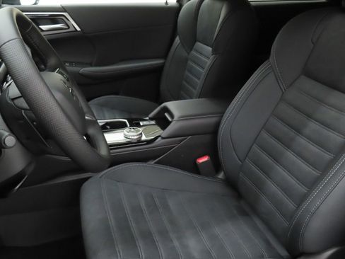 New 2026 Mitsubishi Outlander SE FWD image 10