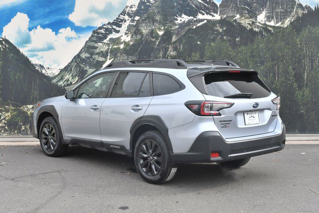 Used 2023 Subaru Outback Onyx Edition AWD/4WD image 9