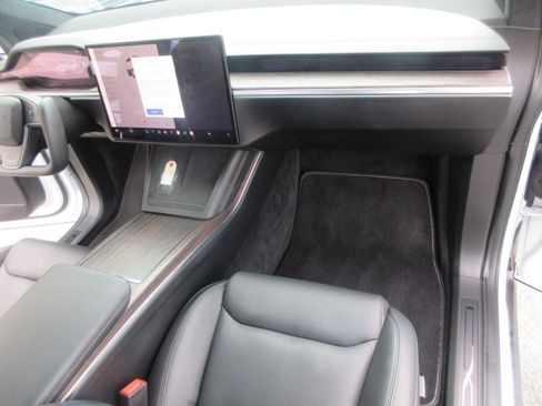 Used 2022 Tesla Model X AWD/4WD image 29
