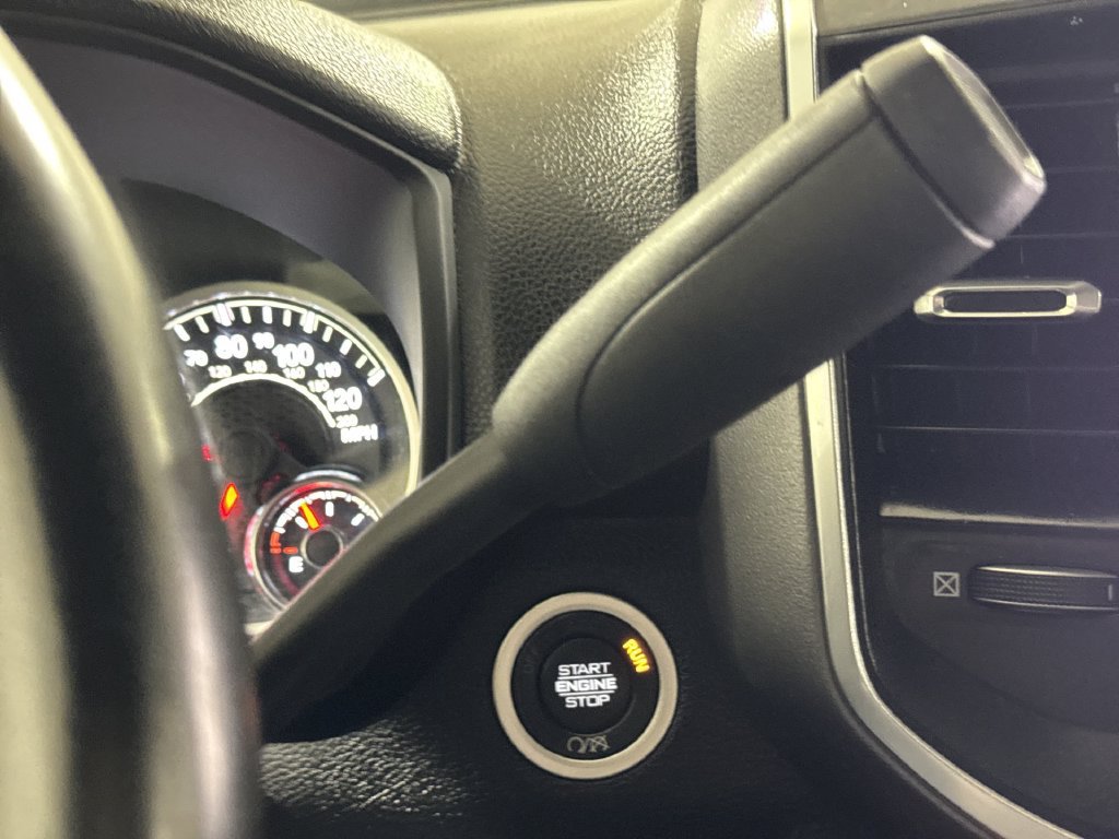 Used 2024 RAM 3500 Big Horn AWD/4WD image 17