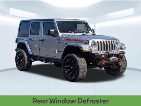 Used 2018 Jeep Wrangler Unlimited Sahara AWD/4WD image 10