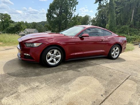 Used 2017 Ford Mustang Coupe RWD image 1