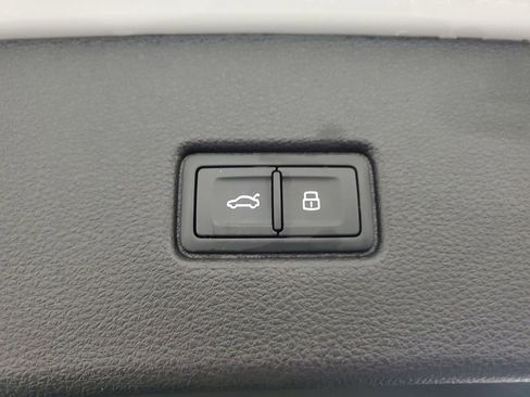 Used 2022 Audi SQ5 Premium Plus w/ Premium Plus Package image 34