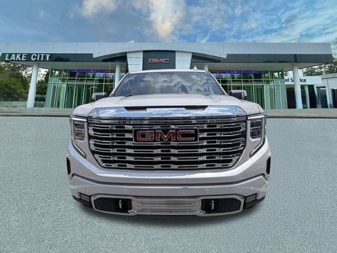 Used 2024 GMC Sierra 1500 Denali w/ Denali Reserve Package AWD/4WD image 8