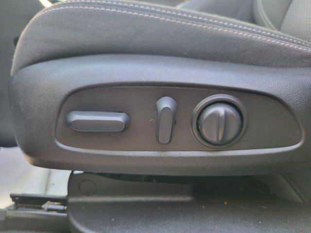 Used 2022 GMC Terrain SLE w/ Driver Convenience Package FWD image 13