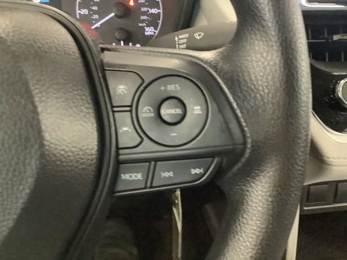 Used 2025 Toyota Corolla Cross L AWD/4WD image 16