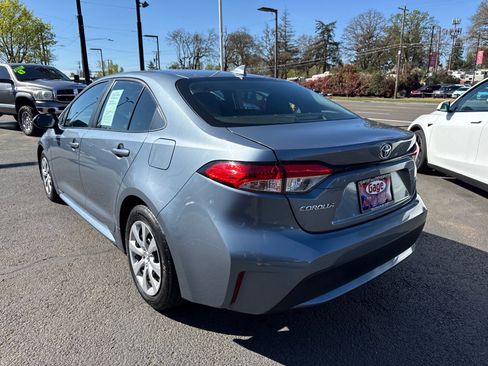 Used 2021 Toyota Corolla LE w/ Carpet Mat Package (TMS) image 4