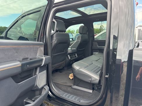 Used 2023 Ford F450 Platinum w/ FX4 Off-Road Package image 3