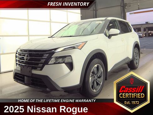 Used 2025 Nissan Rogue SV FWD image 1